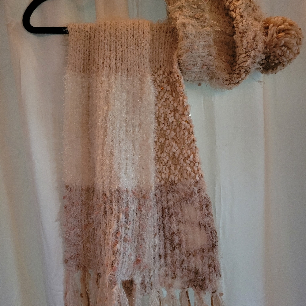 Textured Knit Scarf and Hat Set